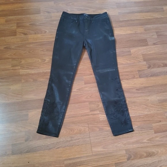 NWOT Driftwood Slim Skinny Embroidered Floral Denim Jeans Size 28 Black - Picture 3 of 15